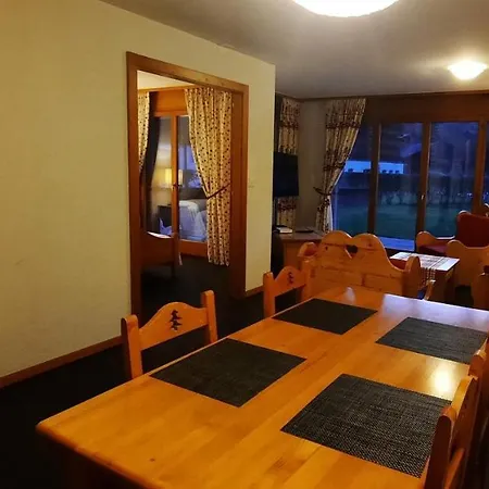 Et Studio, Διαμέρισμα