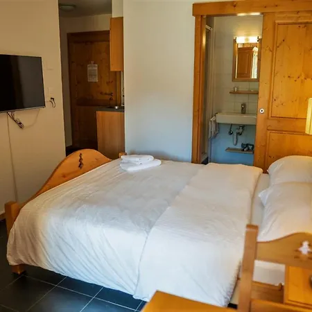 Et Studio, * Val dʼIlliez